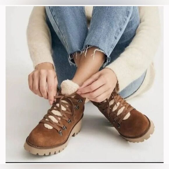Blondo Shoes - Blondo Devin Waterproof with Sherpa fur Camp Boots Gorpcore. 8